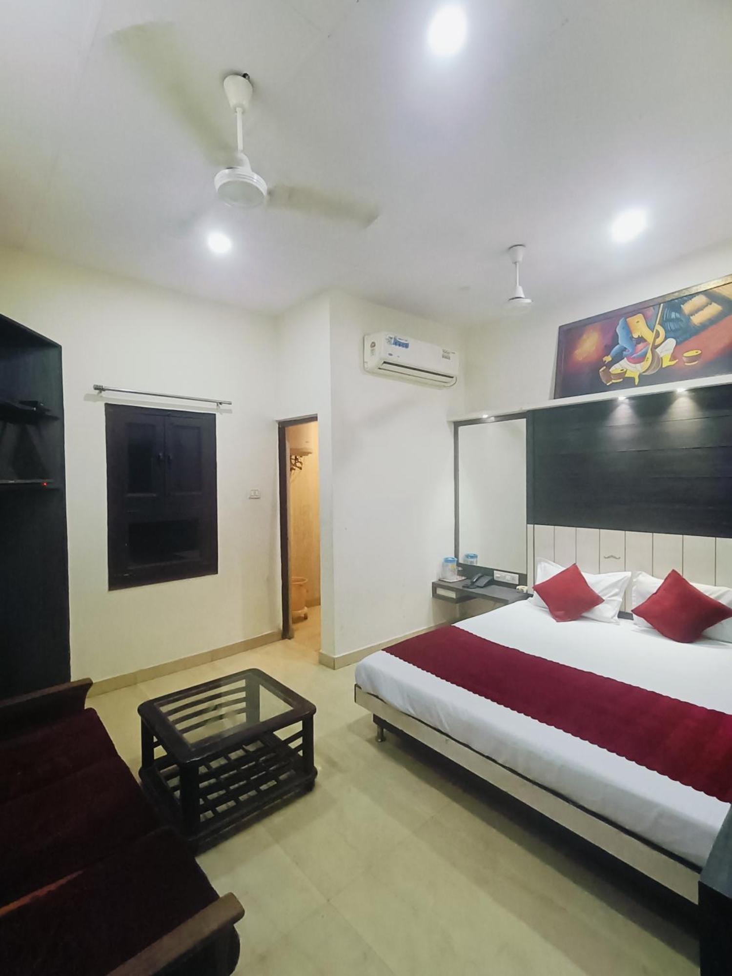Hare Krishna Main Bazar Hotell New Delhi Exteriör bild