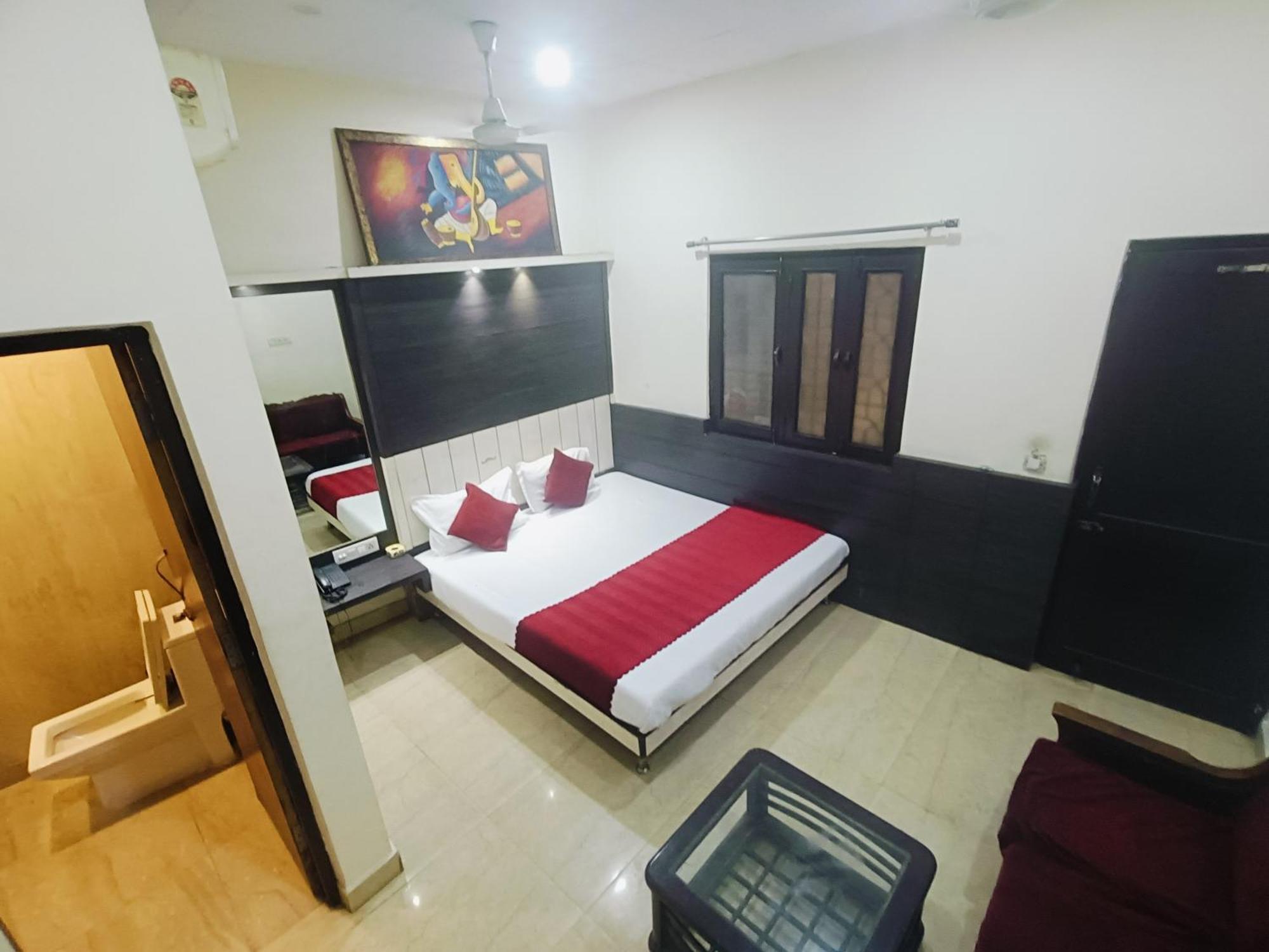 Hare Krishna Main Bazar Hotell New Delhi Exteriör bild