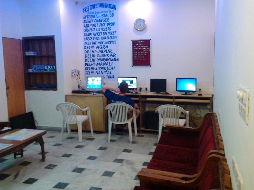 Hare Krishna Main Bazar Hotell New Delhi Exteriör bild